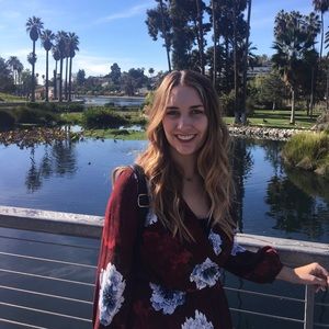 Meet your Posher, Caitlin